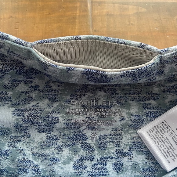 Athleta Elation Textured 7/8 Tight-Meadow Snowfall Blue Camouflauge-Size XS - Picture 6 of 11